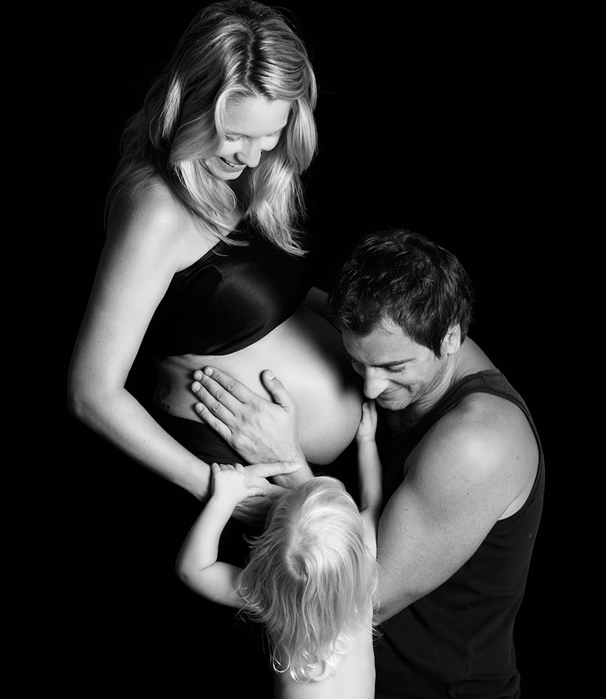 My 10 favourite maternity photoshoot poses - Viola Carnelos Photography