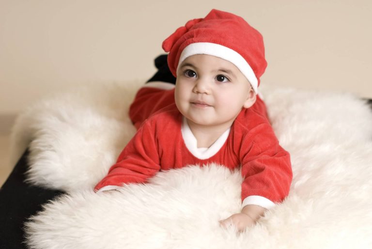 Celebrate your baby's first Christmas with a photoshoot