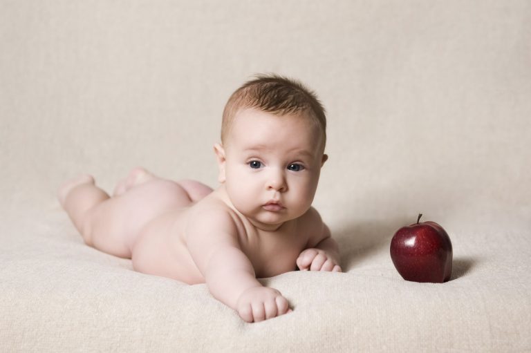 10 newborn photoshoot props ideas