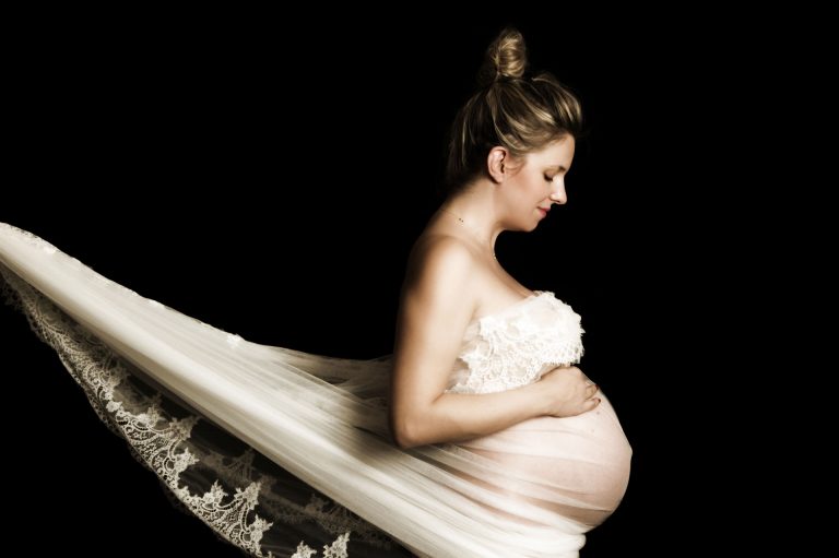 My 10 favourite maternity photoshoot poses
